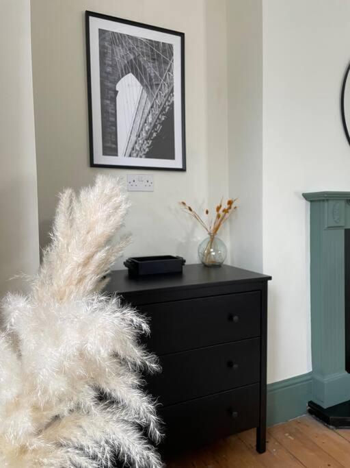 New Luxury For 2024 - Central Plymouth House - Sleeps 10 - Access To Plymouth Town - Close To The Barbican - Pets Welcome - Parking Available - By Luxe Living By Sophia Kültér fotó