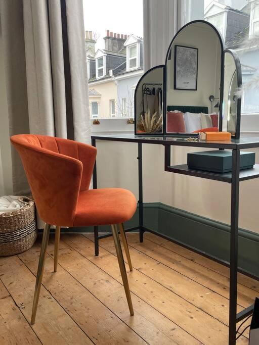 New Luxury For 2024 - Central Plymouth House - Sleeps 10 - Access To Plymouth Town - Close To The Barbican - Pets Welcome - Parking Available - By Luxe Living By Sophia Kültér fotó