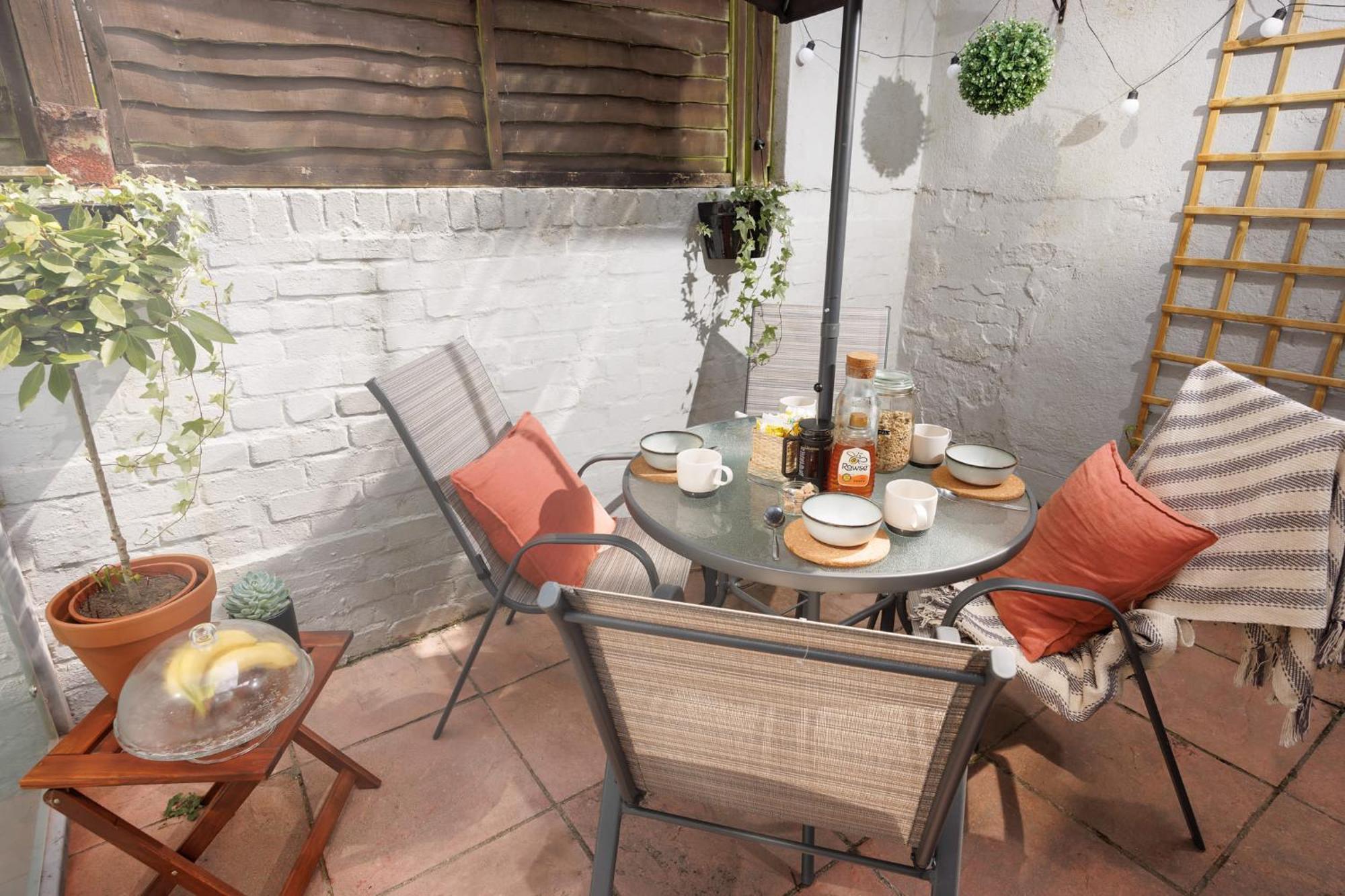 New Luxury For 2024 - Central Plymouth House - Sleeps 10 - Access To Plymouth Town - Close To The Barbican - Pets Welcome - Parking Available - By Luxe Living By Sophia Kültér fotó