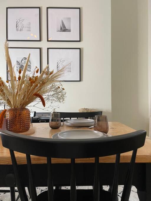 New Luxury For 2024 - Central Plymouth House - Sleeps 10 - Access To Plymouth Town - Close To The Barbican - Pets Welcome - Parking Available - By Luxe Living By Sophia Kültér fotó