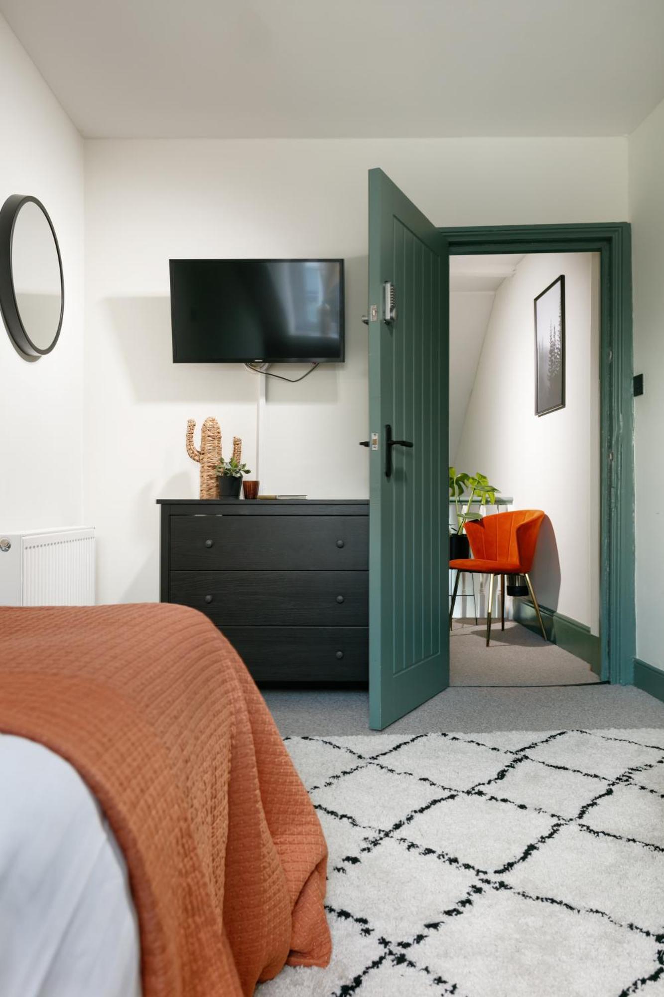 New Luxury For 2024 - Central Plymouth House - Sleeps 10 - Access To Plymouth Town - Close To The Barbican - Pets Welcome - Parking Available - By Luxe Living By Sophia Kültér fotó