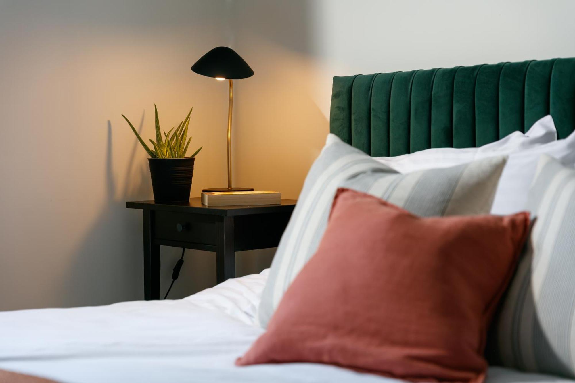 New Luxury For 2024 - Central Plymouth House - Sleeps 10 - Access To Plymouth Town - Close To The Barbican - Pets Welcome - Parking Available - By Luxe Living By Sophia Kültér fotó