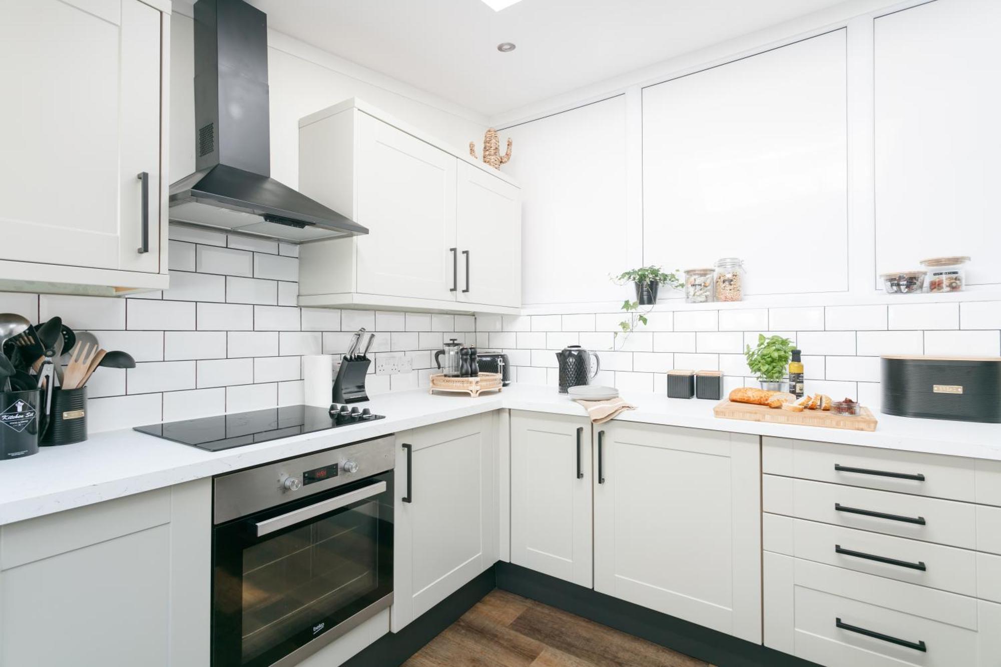 New Luxury For 2024 - Central Plymouth House - Sleeps 10 - Access To Plymouth Town - Close To The Barbican - Pets Welcome - Parking Available - By Luxe Living By Sophia Kültér fotó